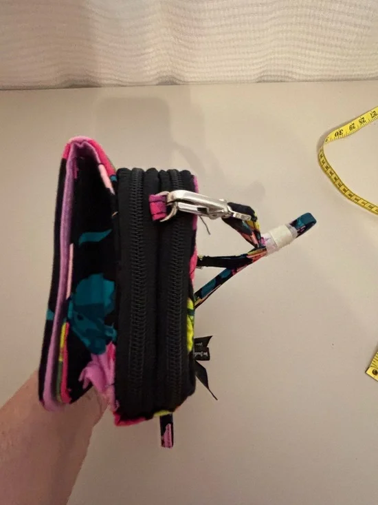 Vera Bradley Floral RFID 3-in-1 Crossbody in Pink and Teal NWT. (Hilo Meadow) - Picture 9 of 16